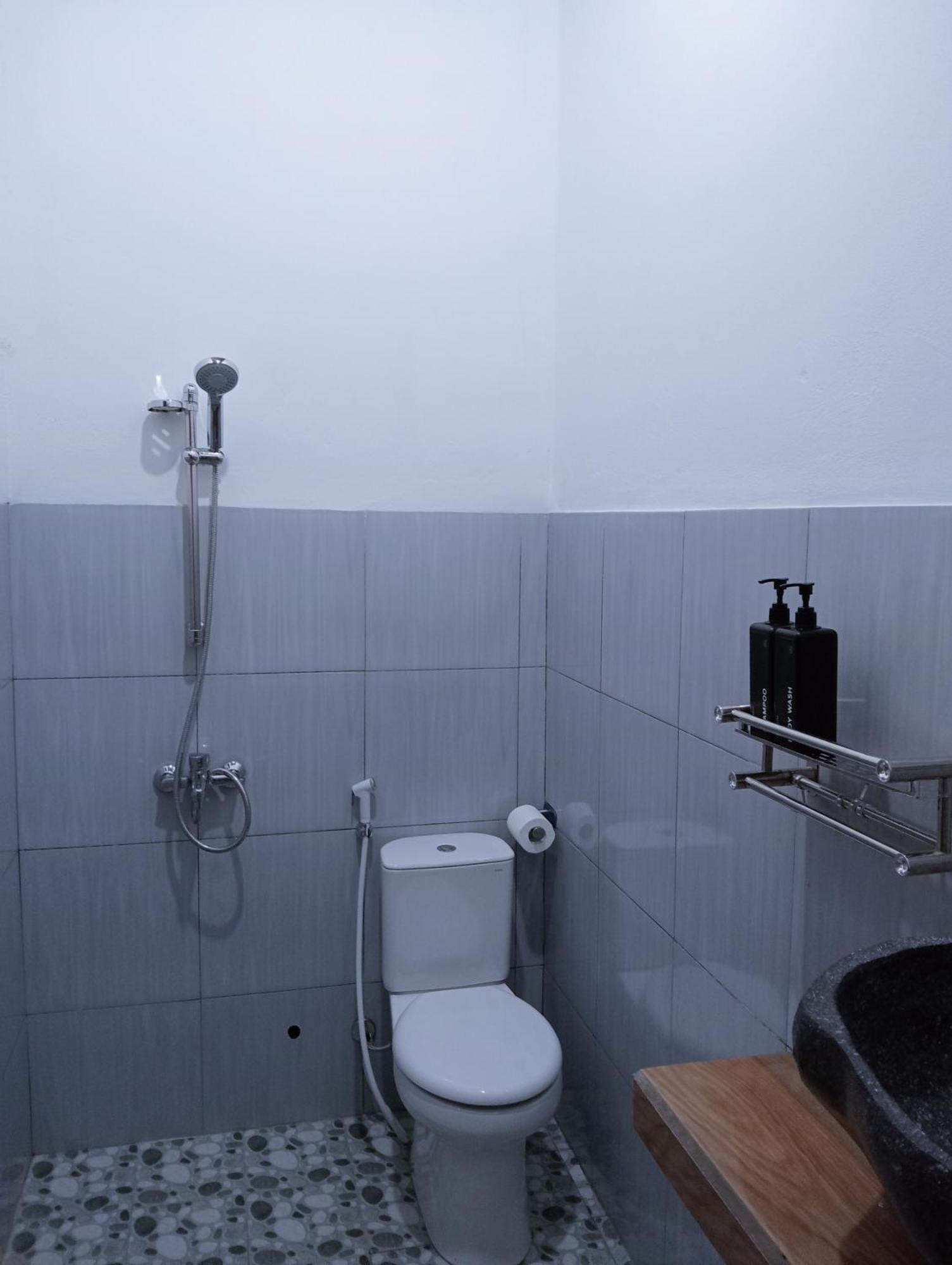 Jepun Homestay Lemukih 新加拉惹 外观 照片