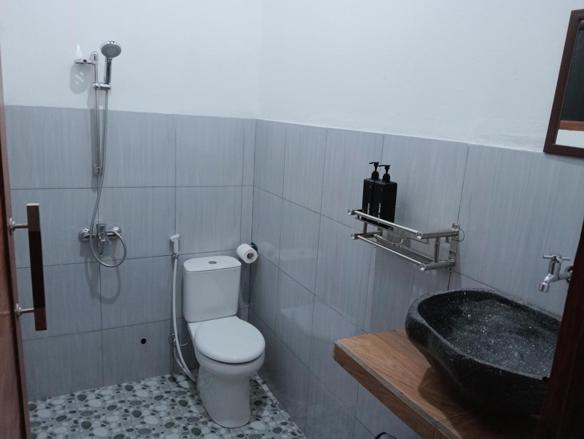 Jepun Homestay Lemukih 新加拉惹 外观 照片
